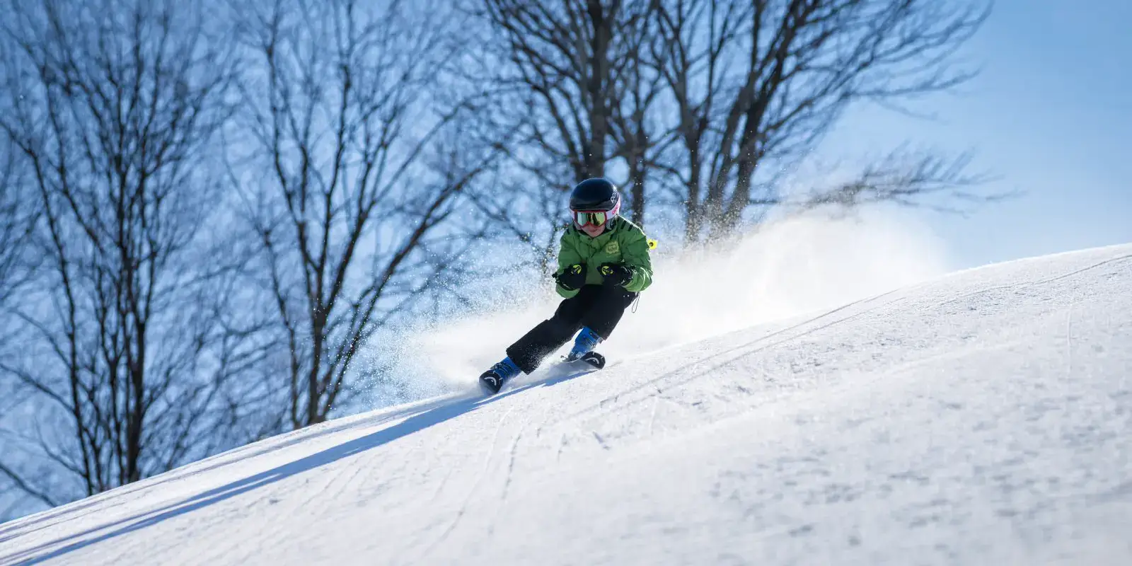 Enfant skie dans la station de La Plagne Paradiski en vacances avec VTF