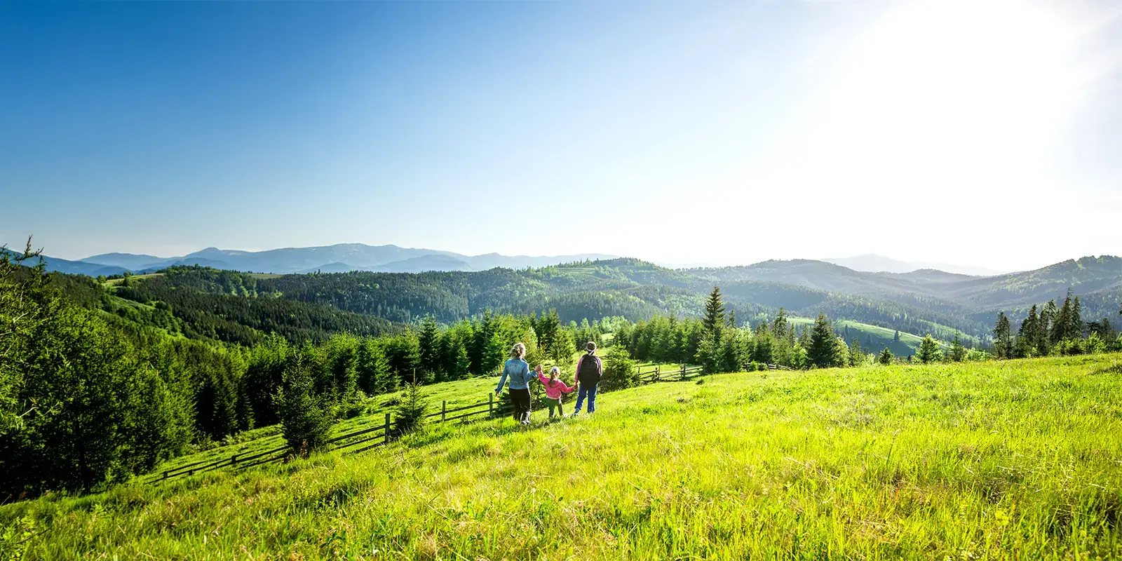 Famille à la montagne en vacances pas chères avec VTF