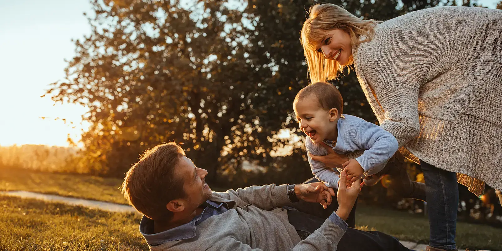 Famille profite des vacances de la Toussaint 2026