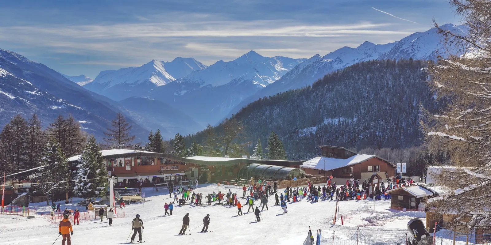 Front de neige animé de la station des Karellis en Maurienne