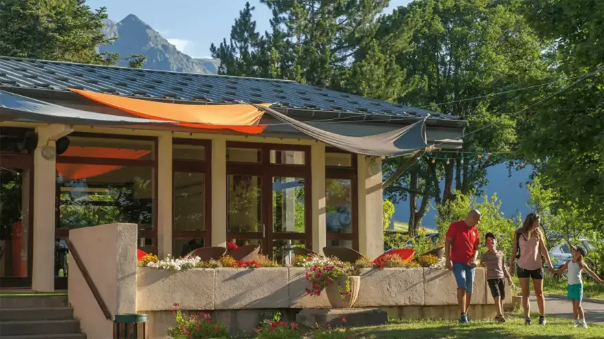 Famille au VTF Savines Le Lac