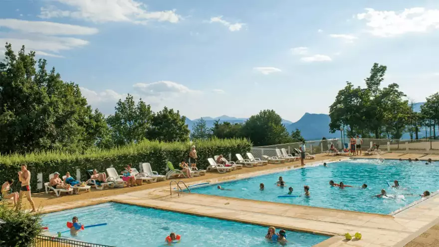 Piscine VTF Le Pigneroux vacances d'été