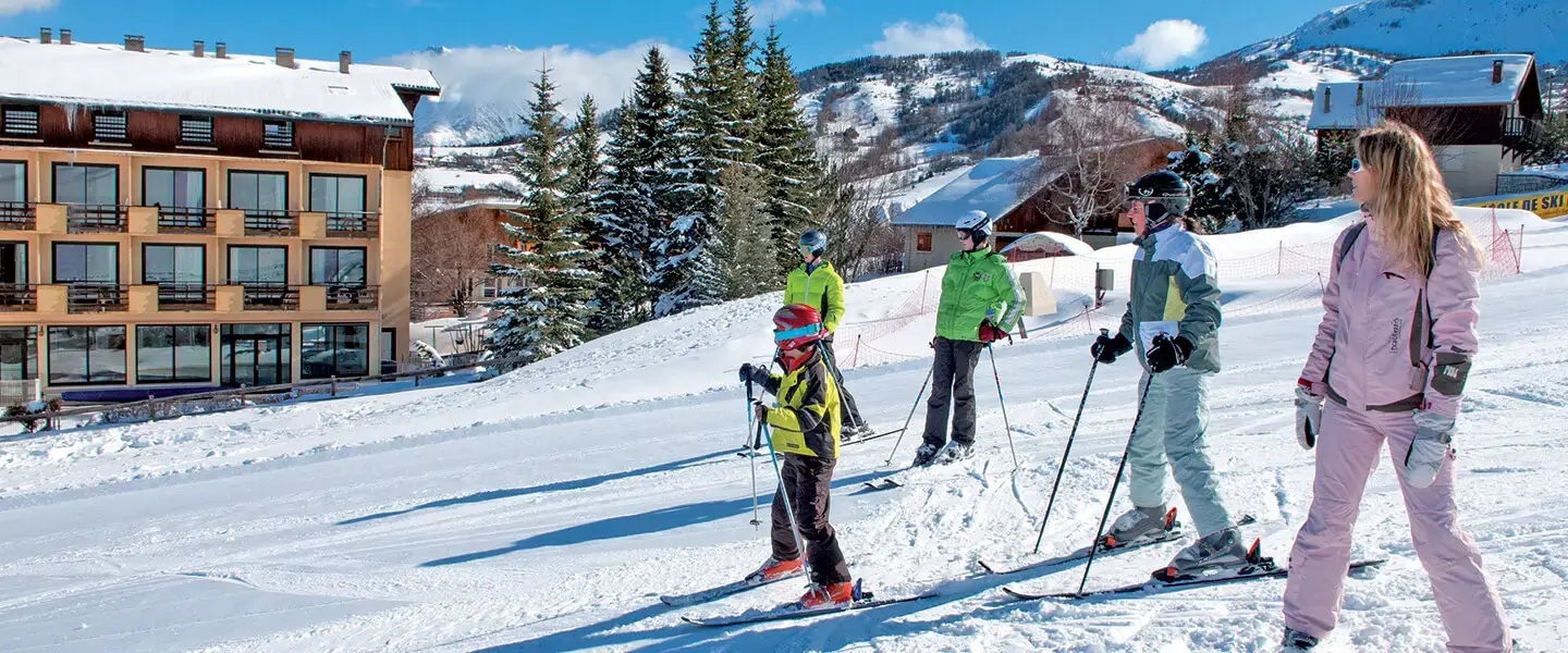 Family ski descent at VTF Le Sauze
